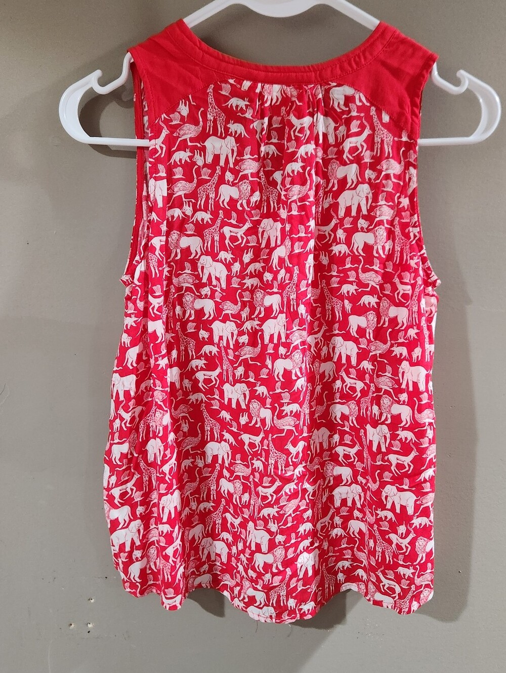 Maeve Anthropologie Top Women 4 Red Safari Zoo Animal Print Lion Giraffe Meerkat - Picture 4 of 4